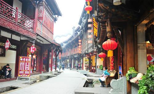逃离大犀牛出没地