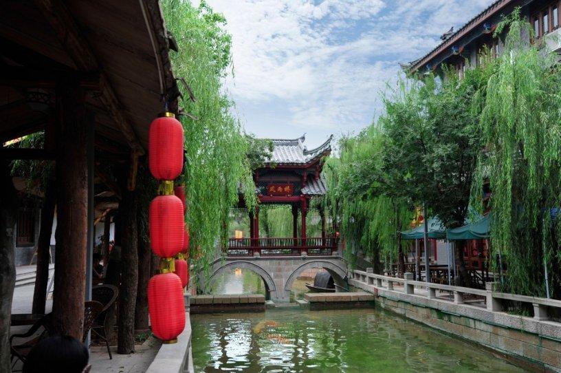 17岁少女爬上龙床,为65岁乾隆生下幼女,临终时却无人搭理